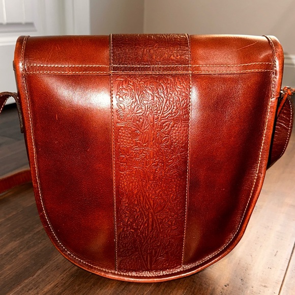 Past Time Leather Large Vintage Crossbody Adjustable Shoulder Saddle Bag, Tooled - Picture 4 of 16